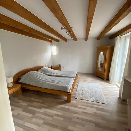 Mit Schoener Terrasse. Διαμέρισμα Ellerstadt