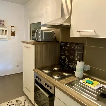 Mit Schoener Terrasse. Ellerstadt